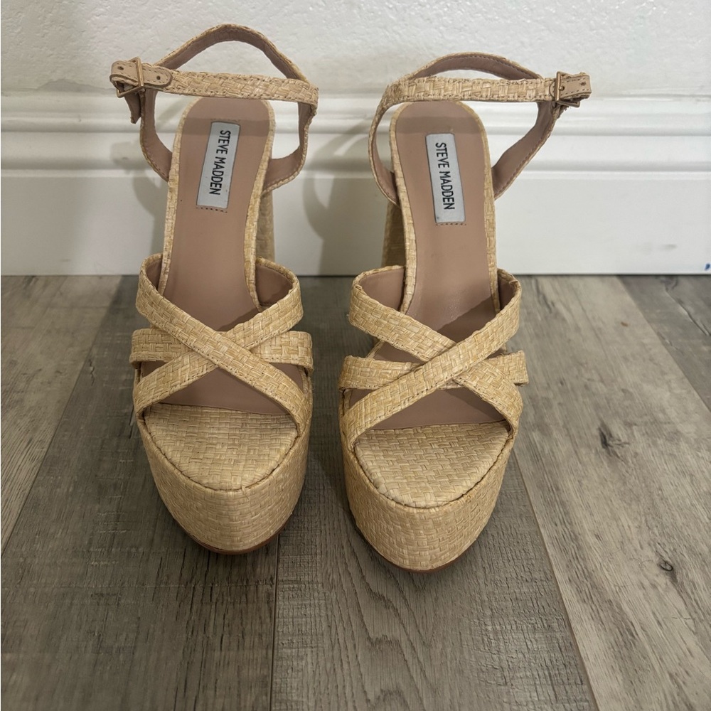 Steve Madden Women's Beige Platform Sandals